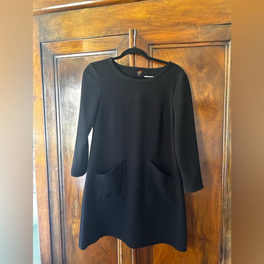 Adorable Tara Jarmon mini dress, 30.5” from neck to bottom
